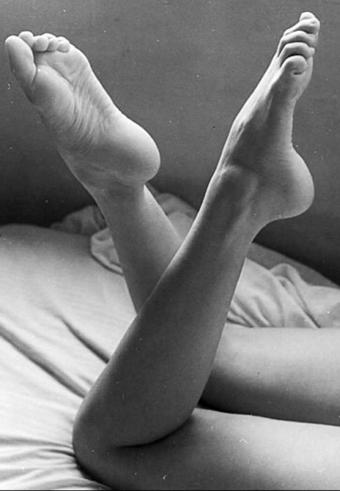 Сексуальные голые ноги фото