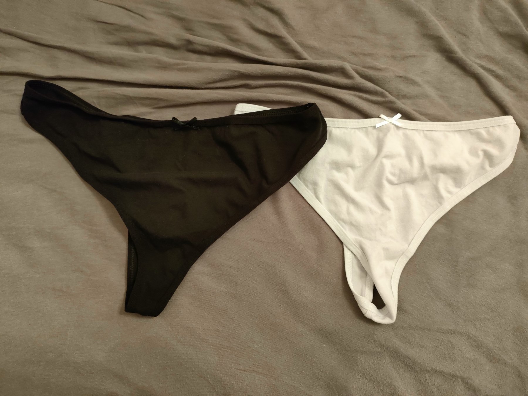 Cotton thongs black or white - 2