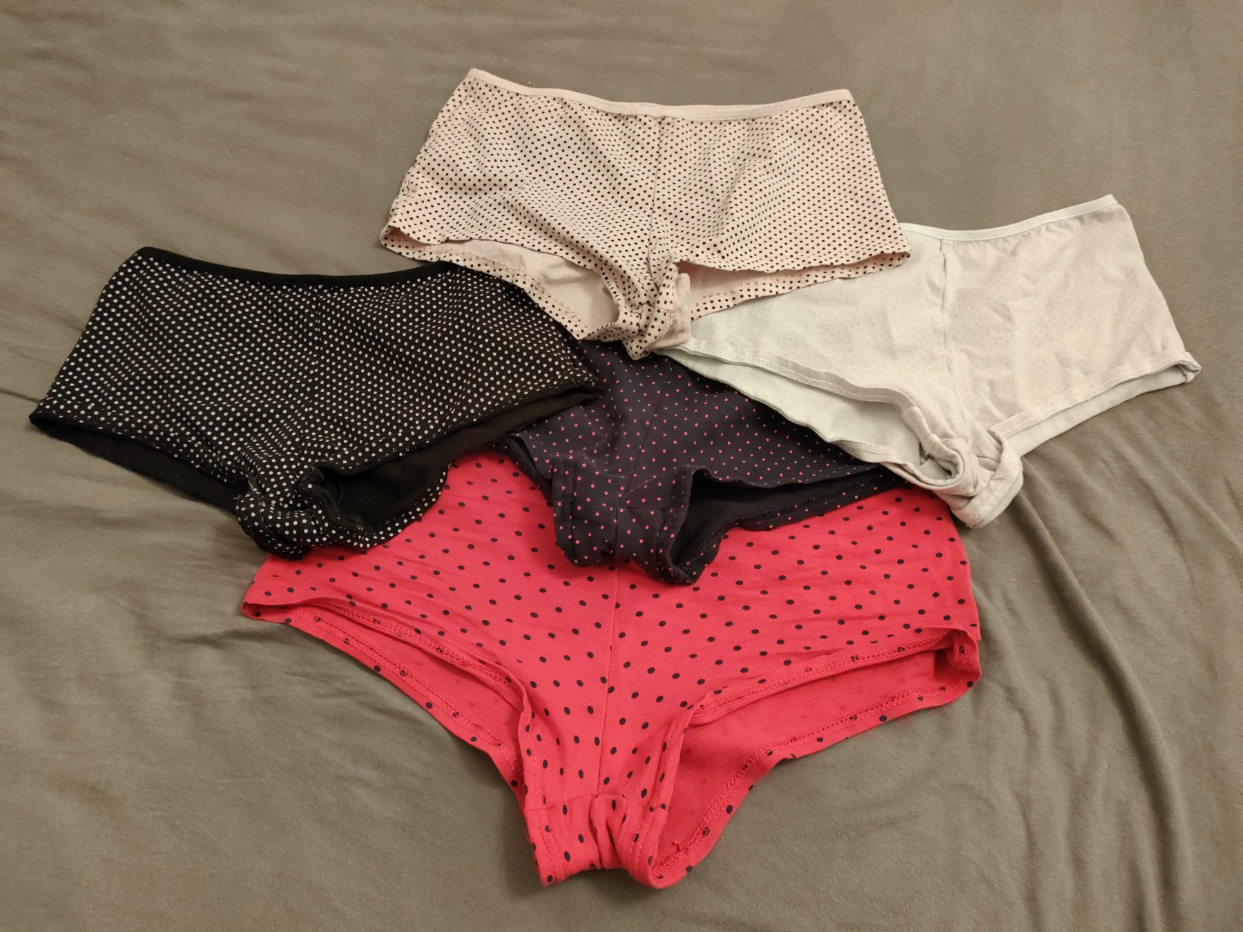 Cotton panties in four different… - 2