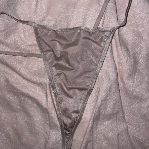 Tanga meado de hilo color carne – foto 3 de 3