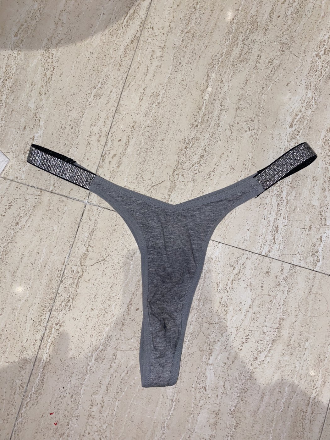 Tanguita bien mojadito después de sudar en el gimnasio