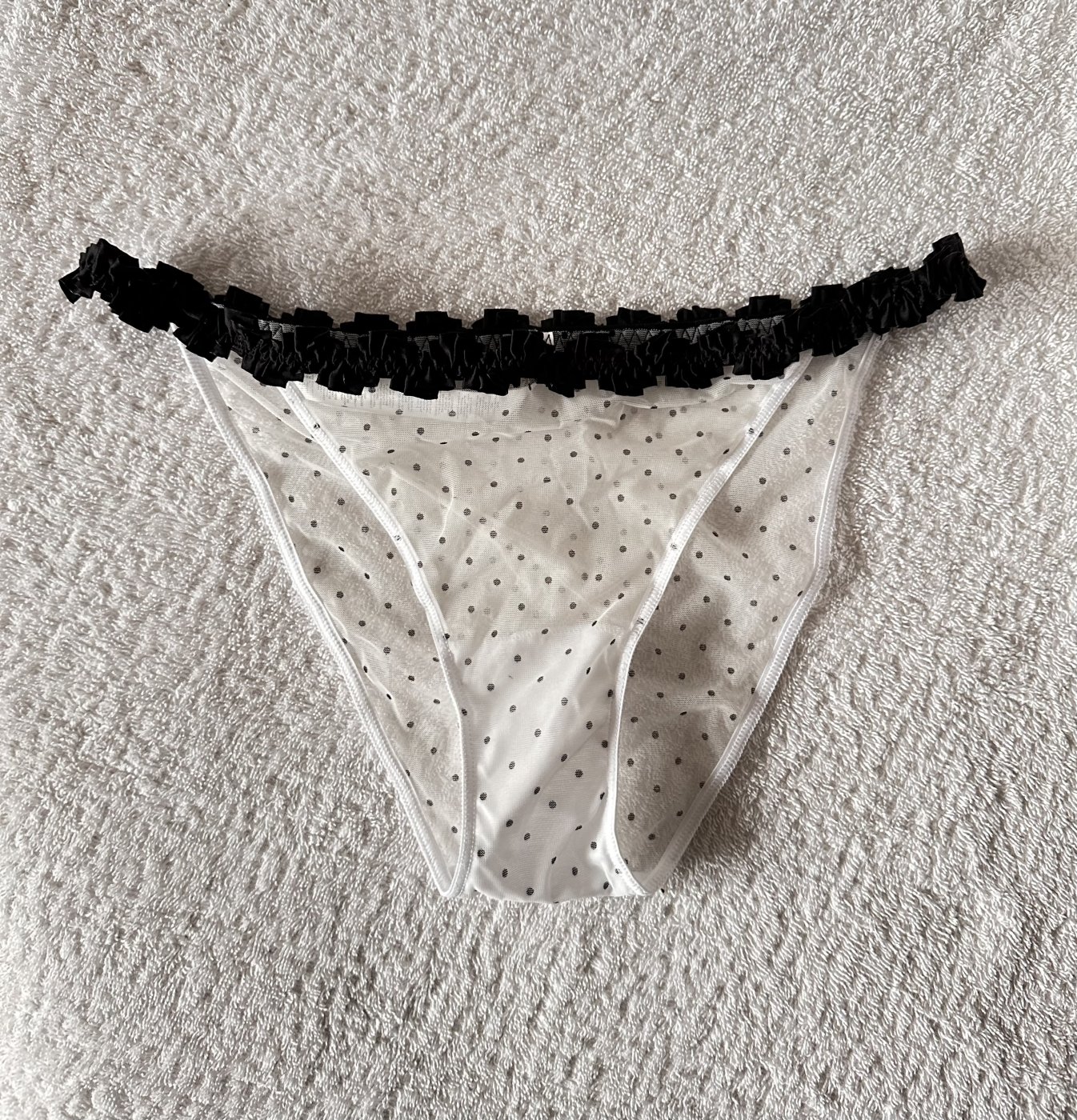 Mutandine trasparenti in tulle – foto 2 di 3
