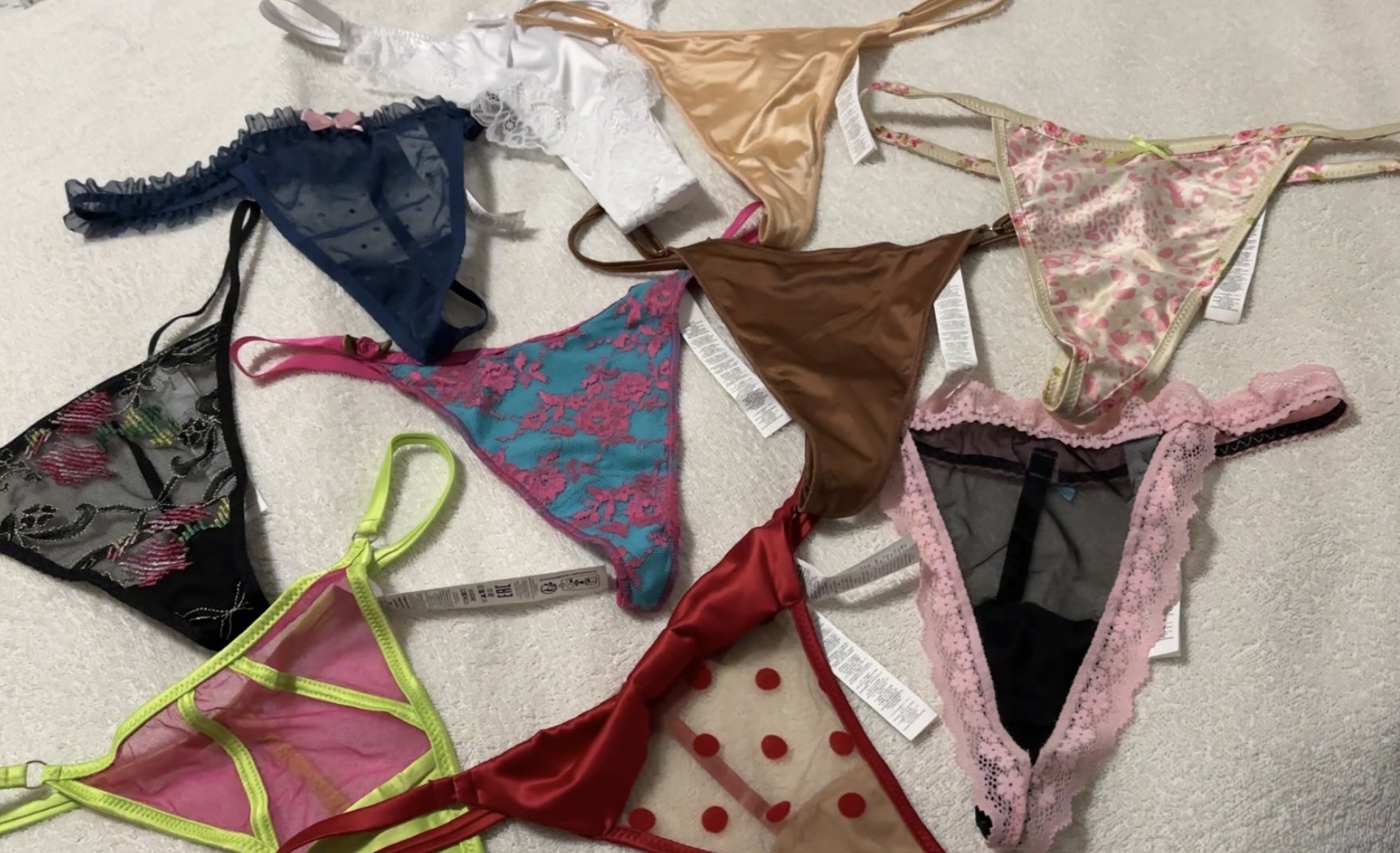 G-string cercano proprietario – foto 3 di 3