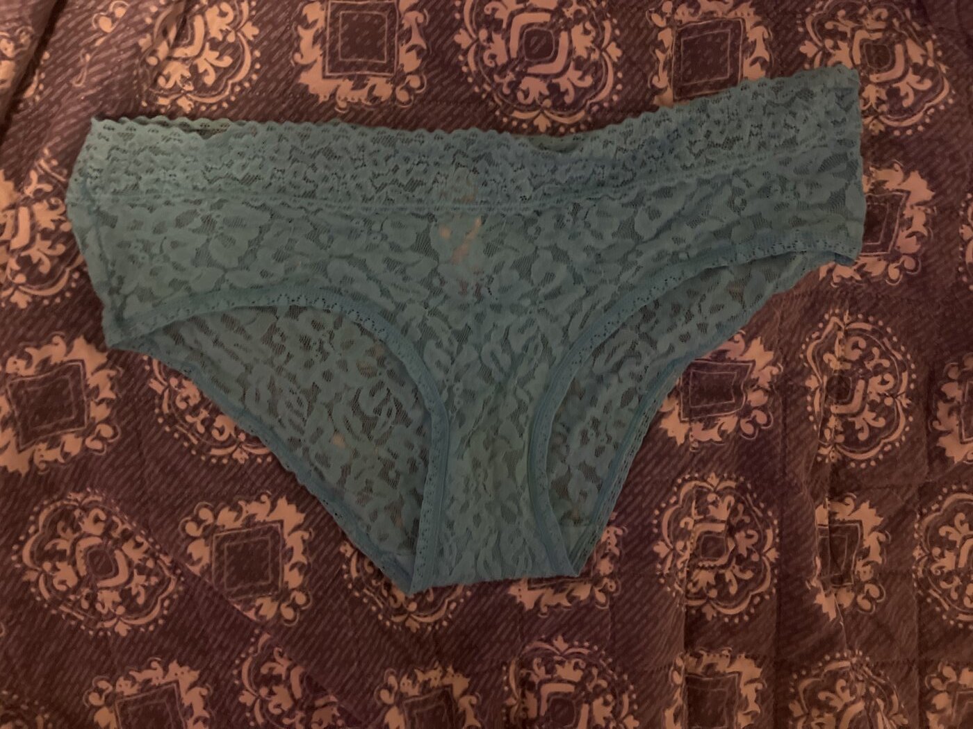 Blue lace cheeksters