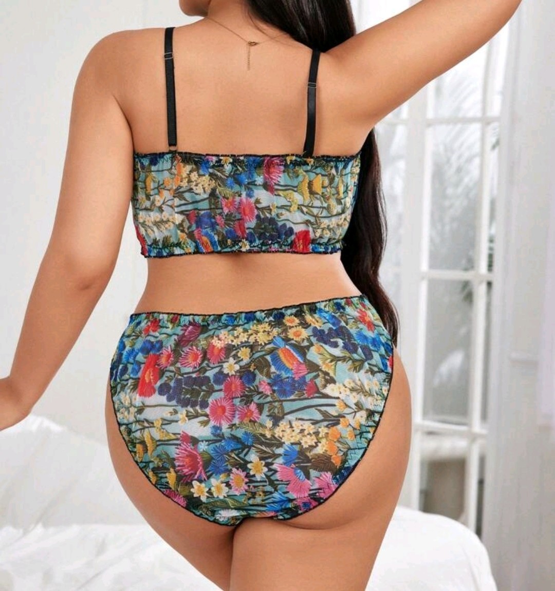 Conjunto floreado – foto 2 de 2