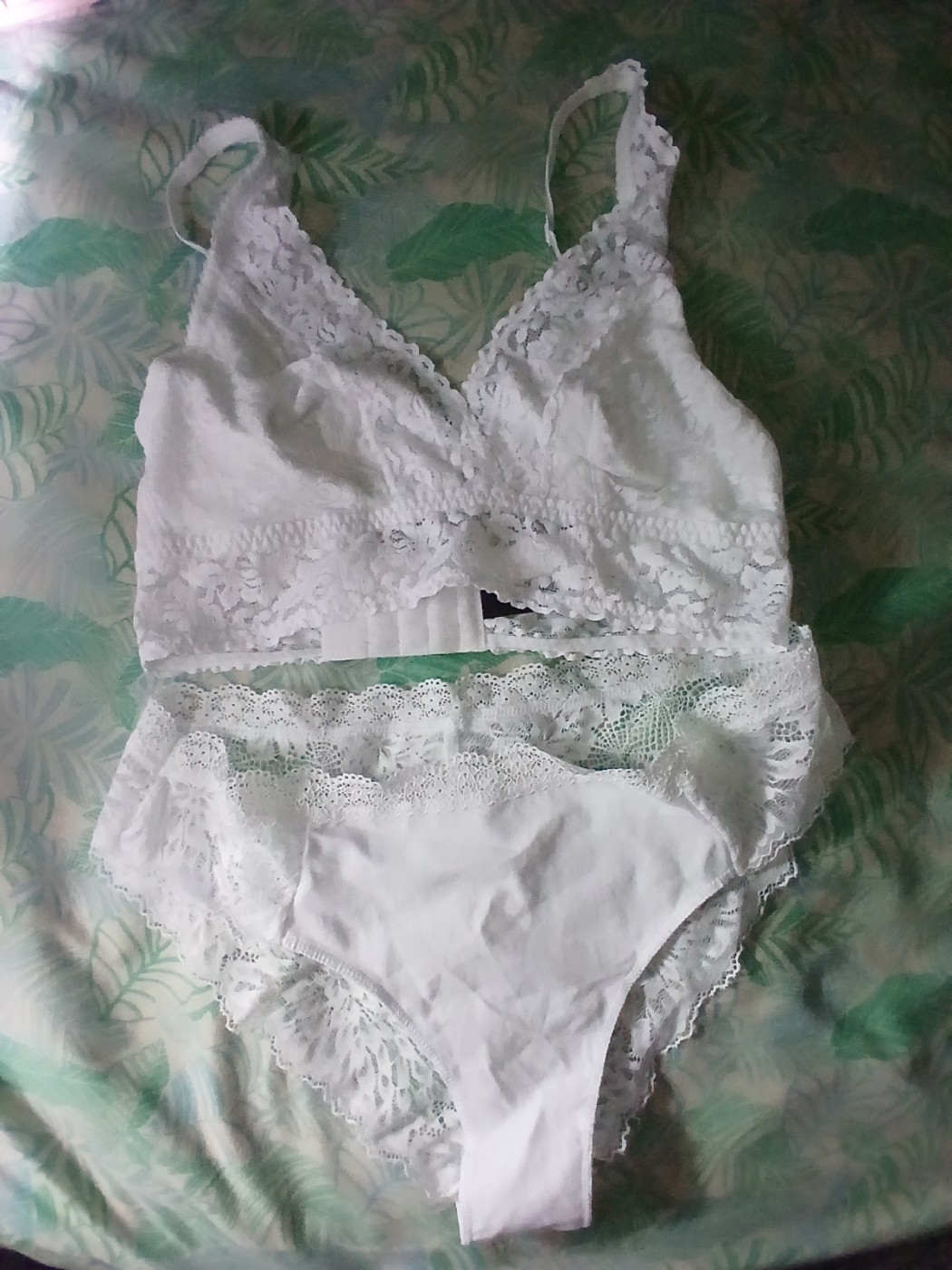 Dainty white set