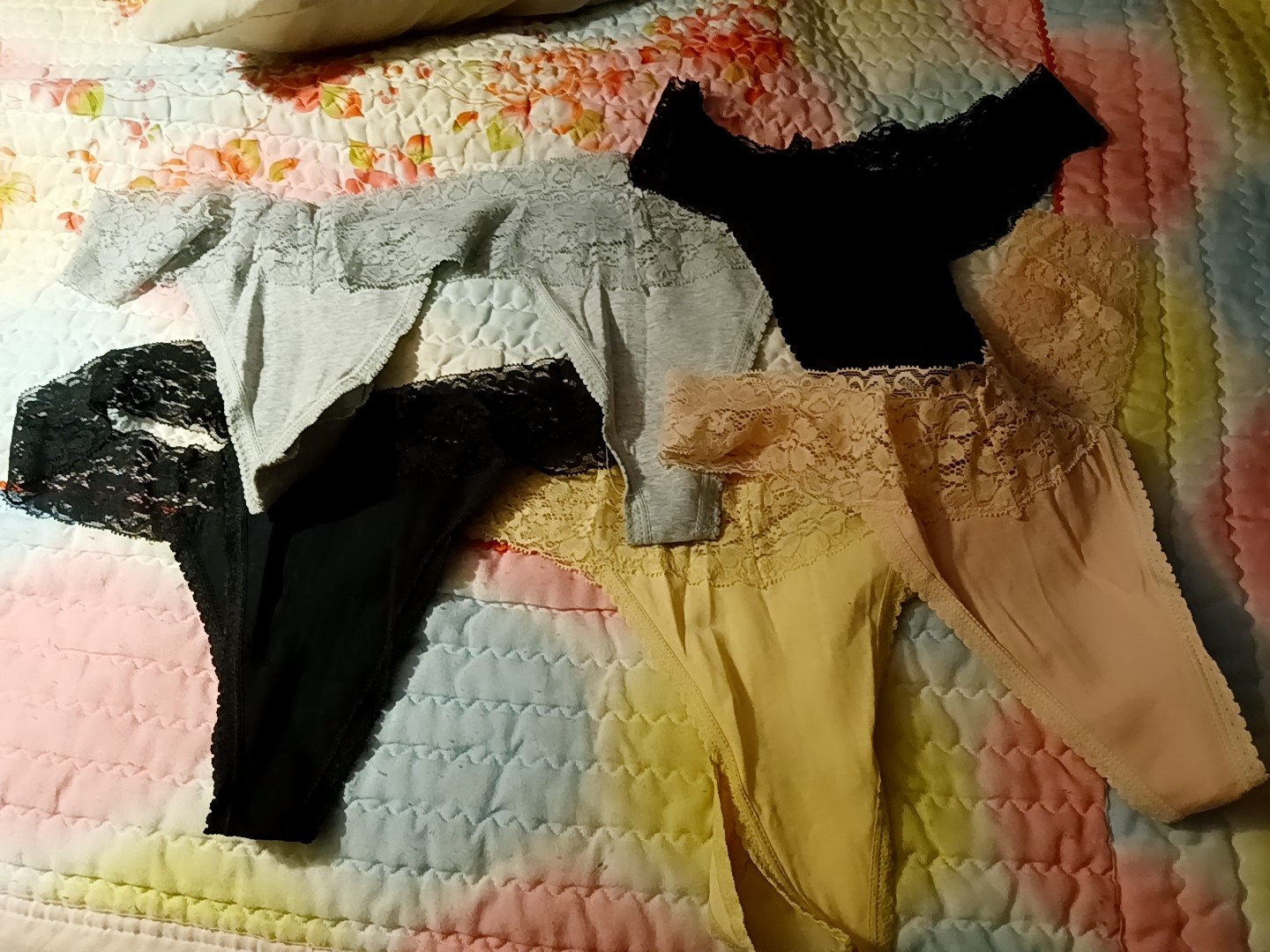 100% Lace cotton thongs