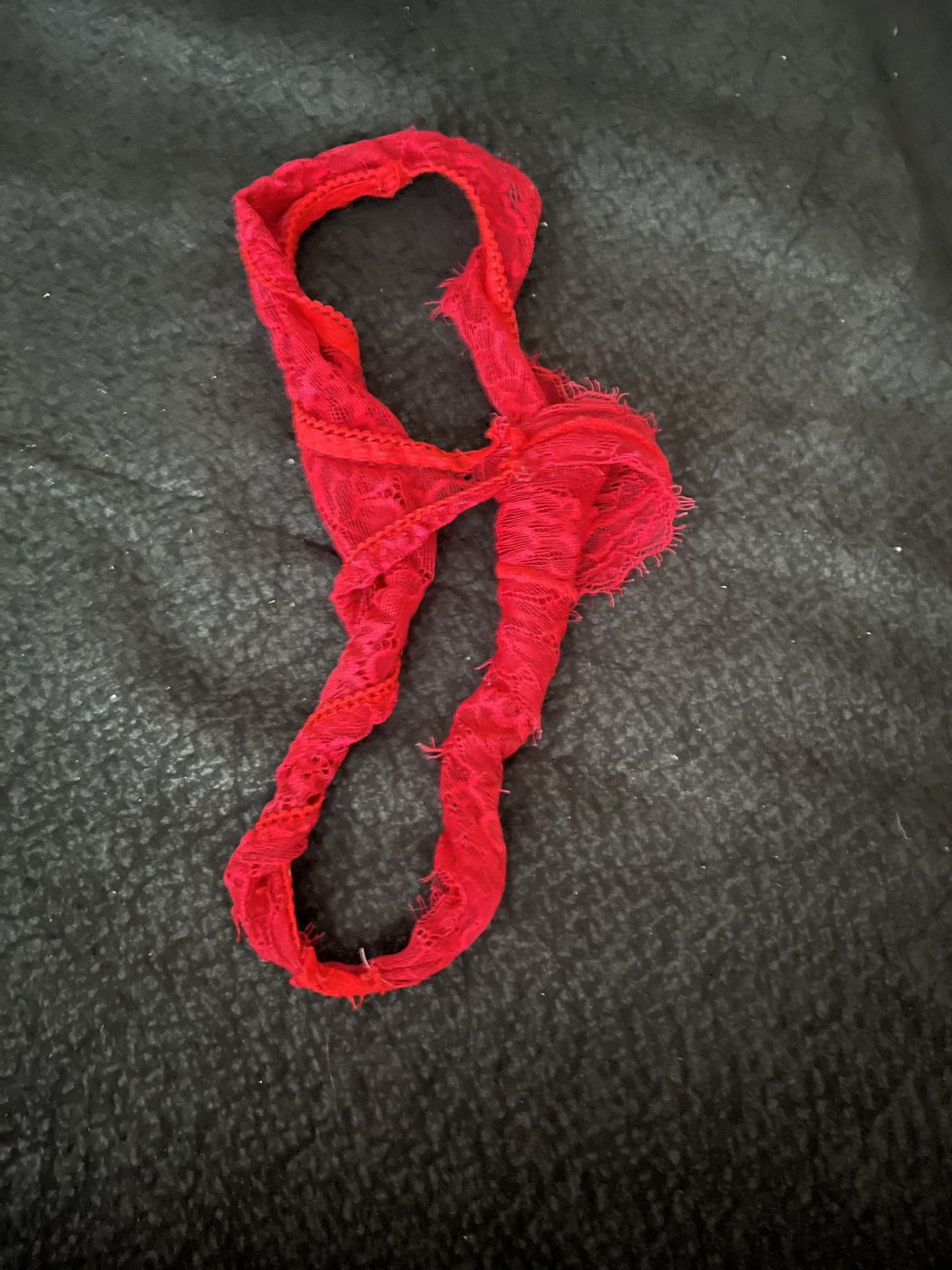 String dentelle rouge 🤤🙈