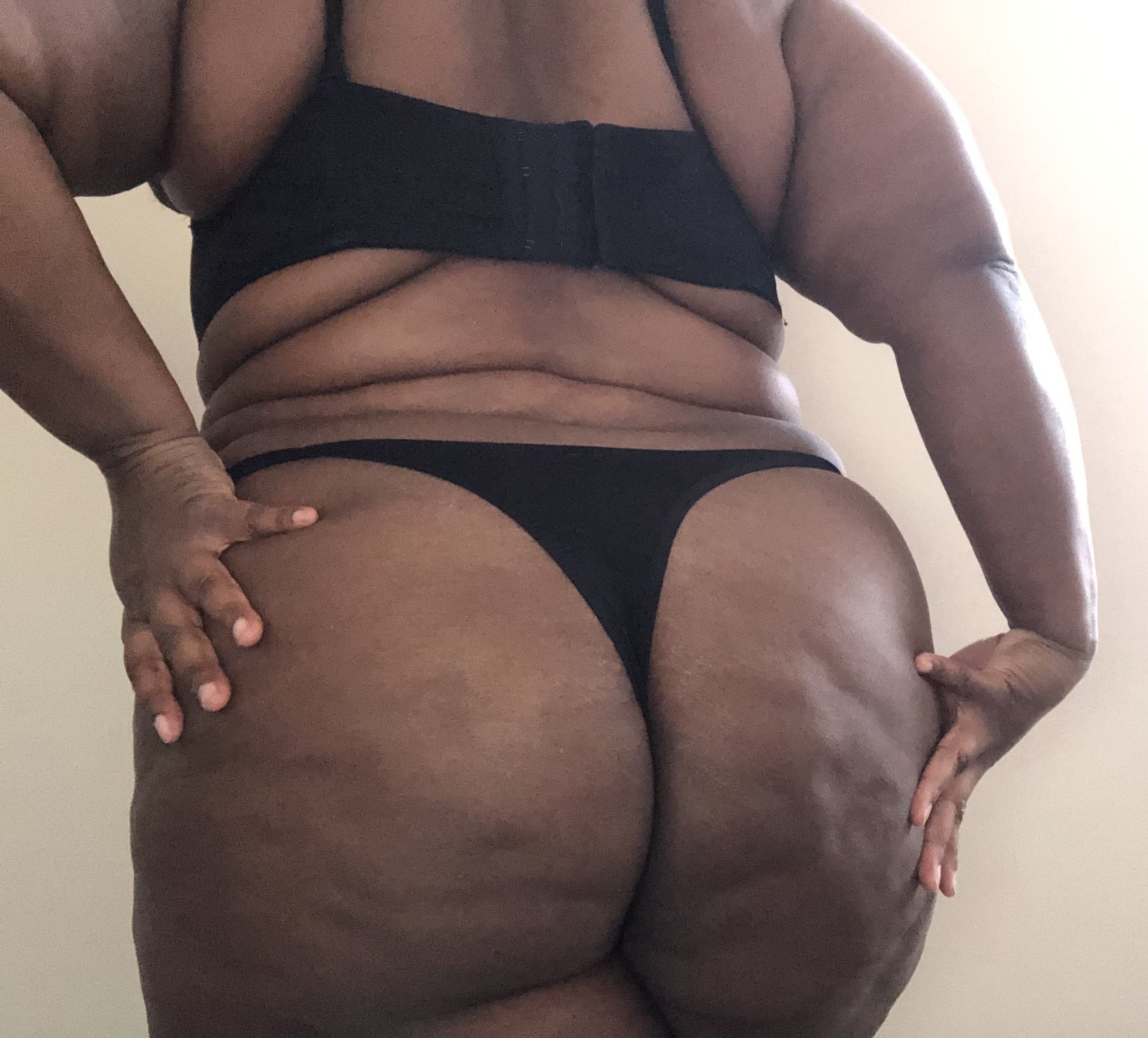 Tiny thong in a juicy booty