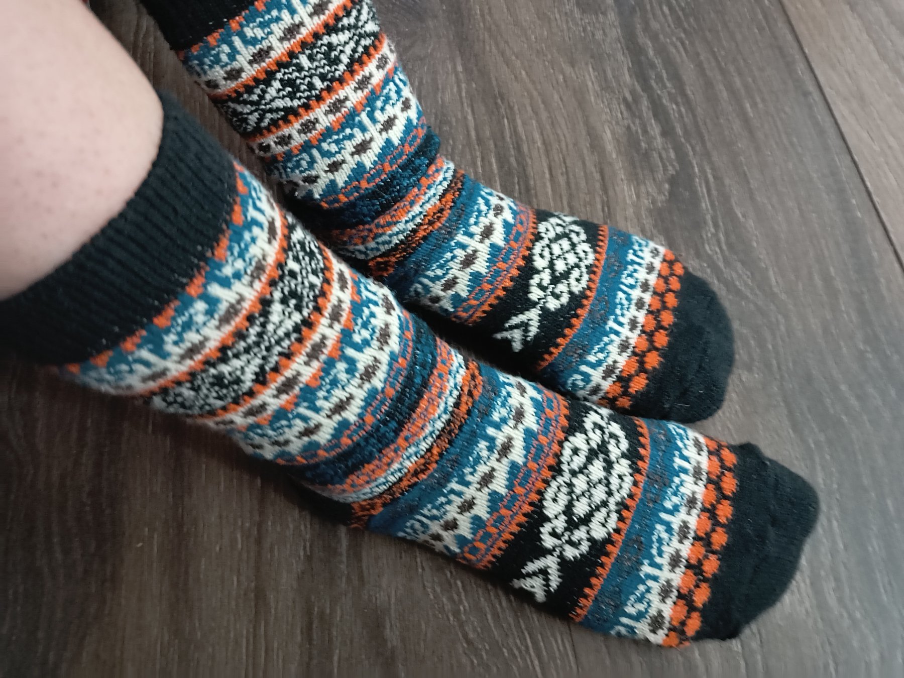 Knitted mid socks