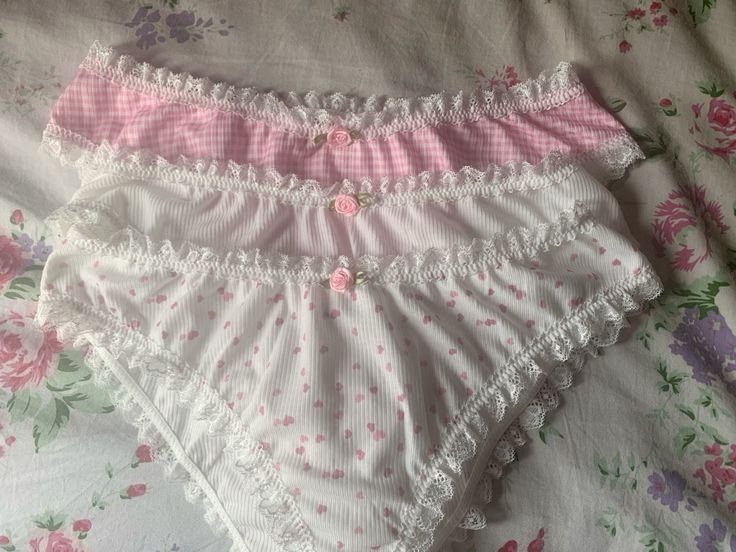 Cutesy used panties – photo 4 of 4