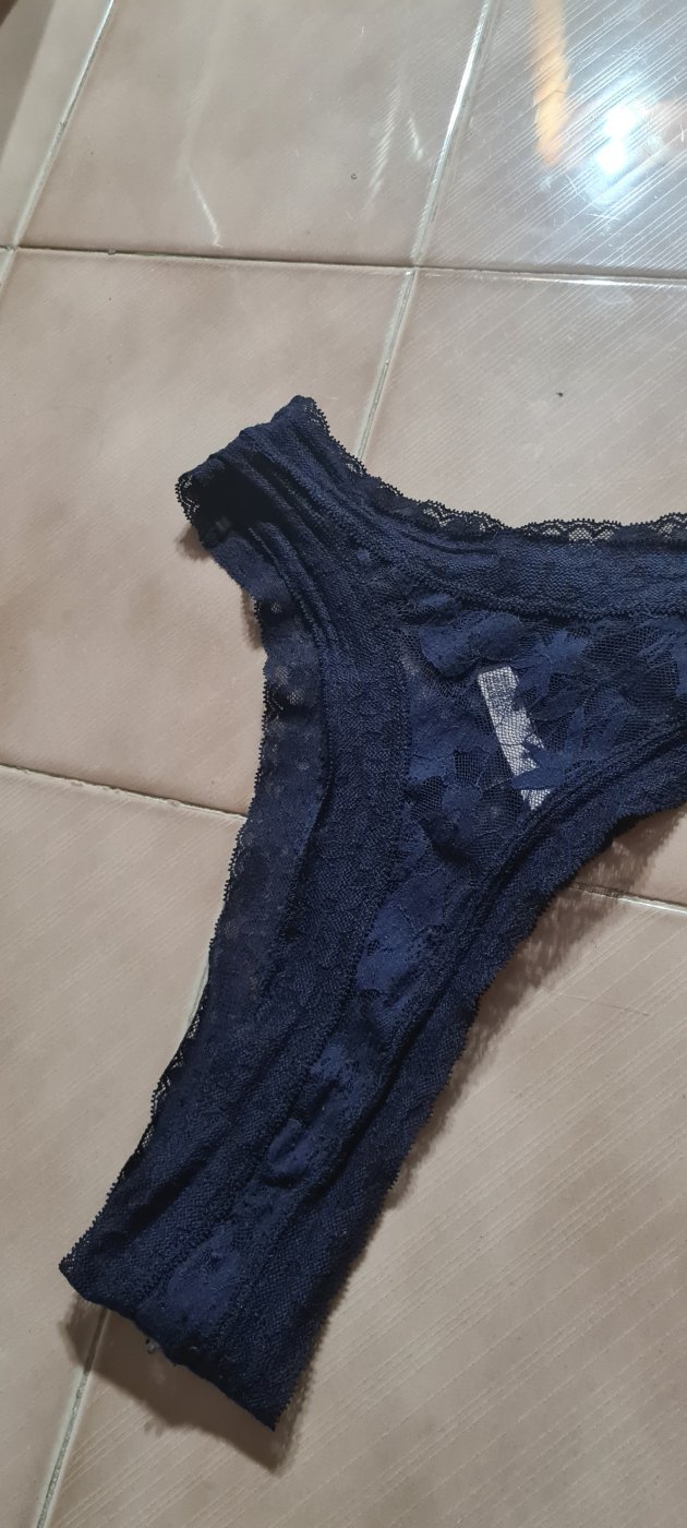Victoria's Secret (blue embroidery) – photo 3 of 3