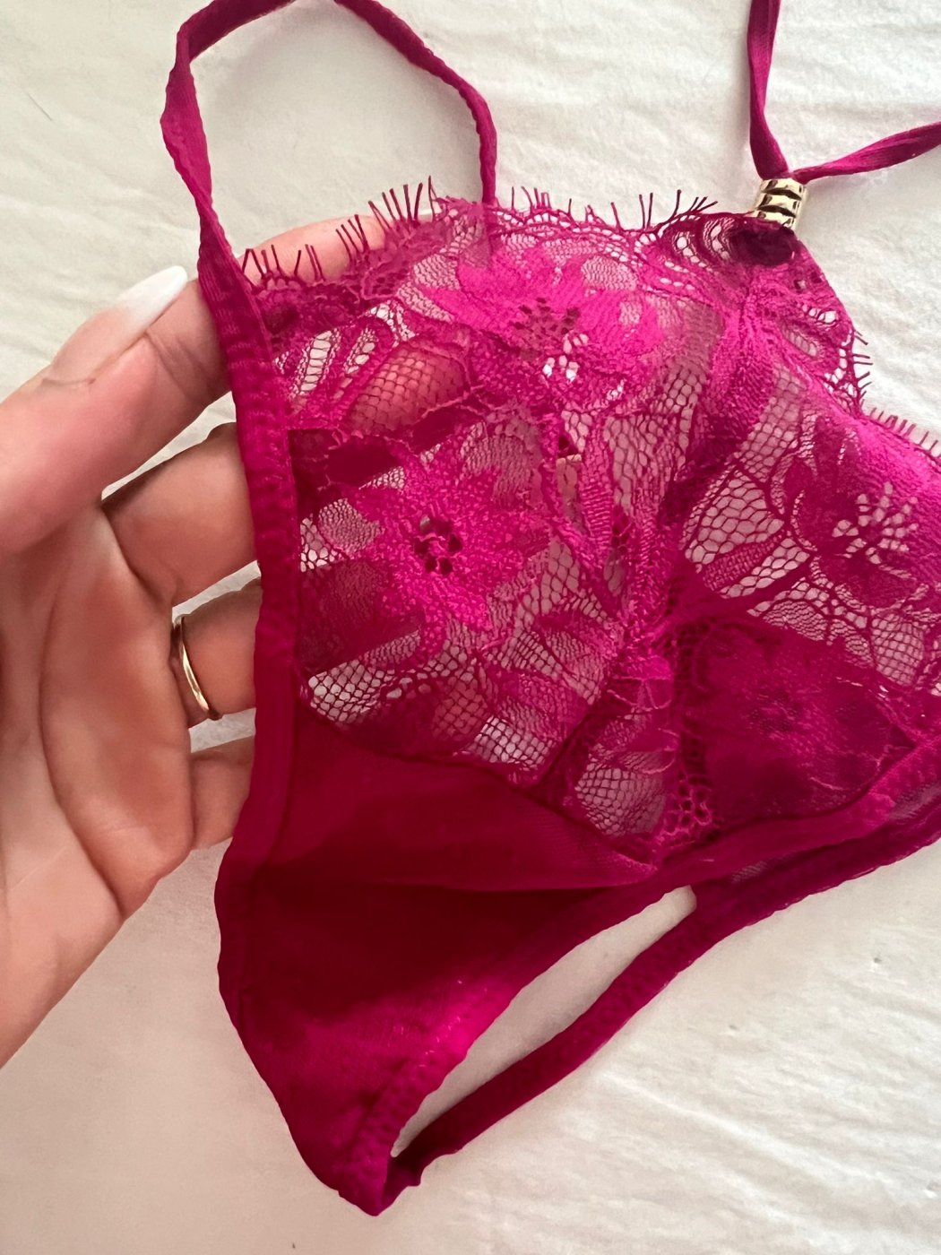perizoma fucsia in pizzo – foto 3 di 3