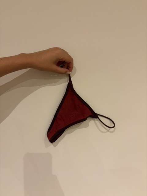 Tanga Rojo Bastante Usado