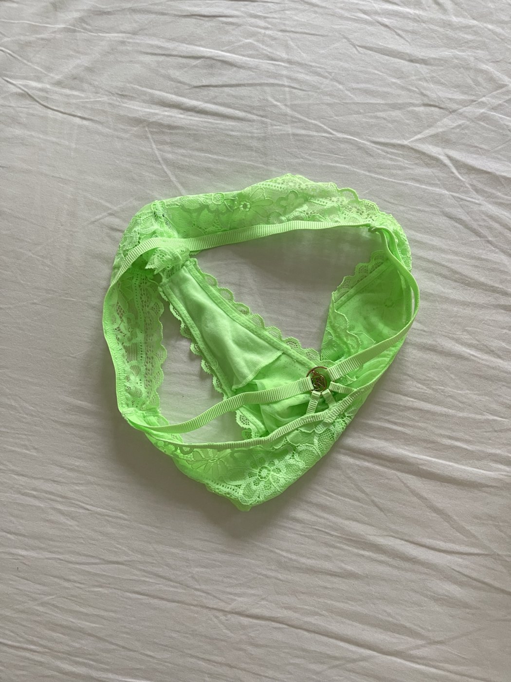 Tanga verde fluor – foto 2 de 2