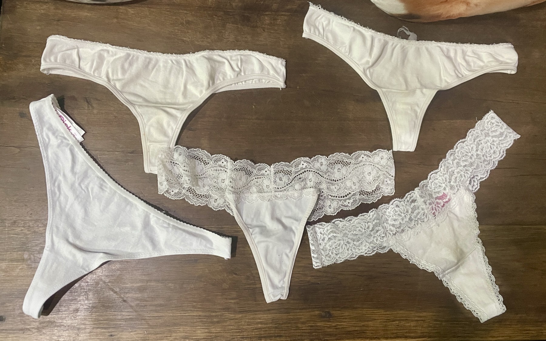 Braguitas blancas – foto 2 de 2
