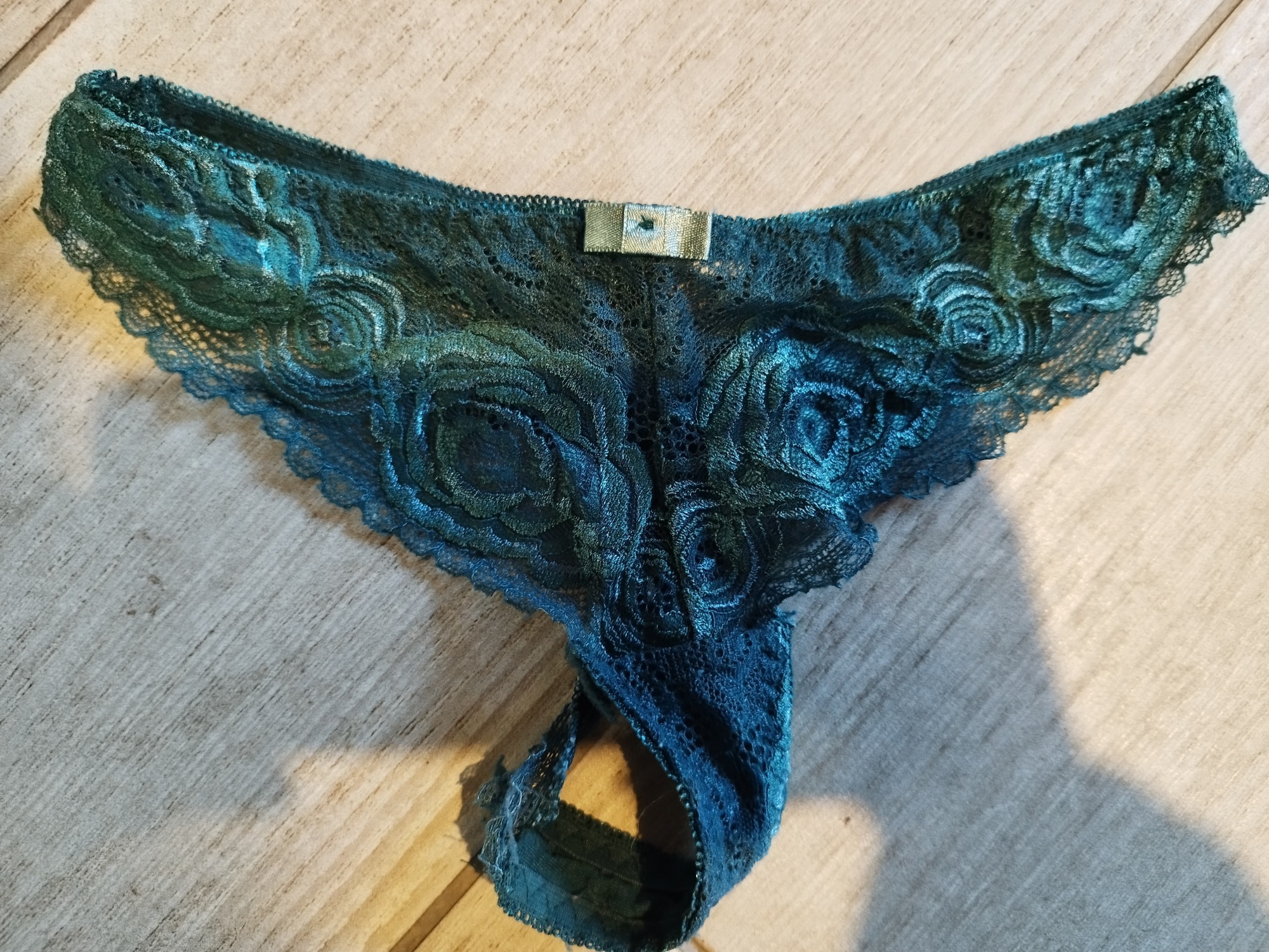 String vert en dentelle