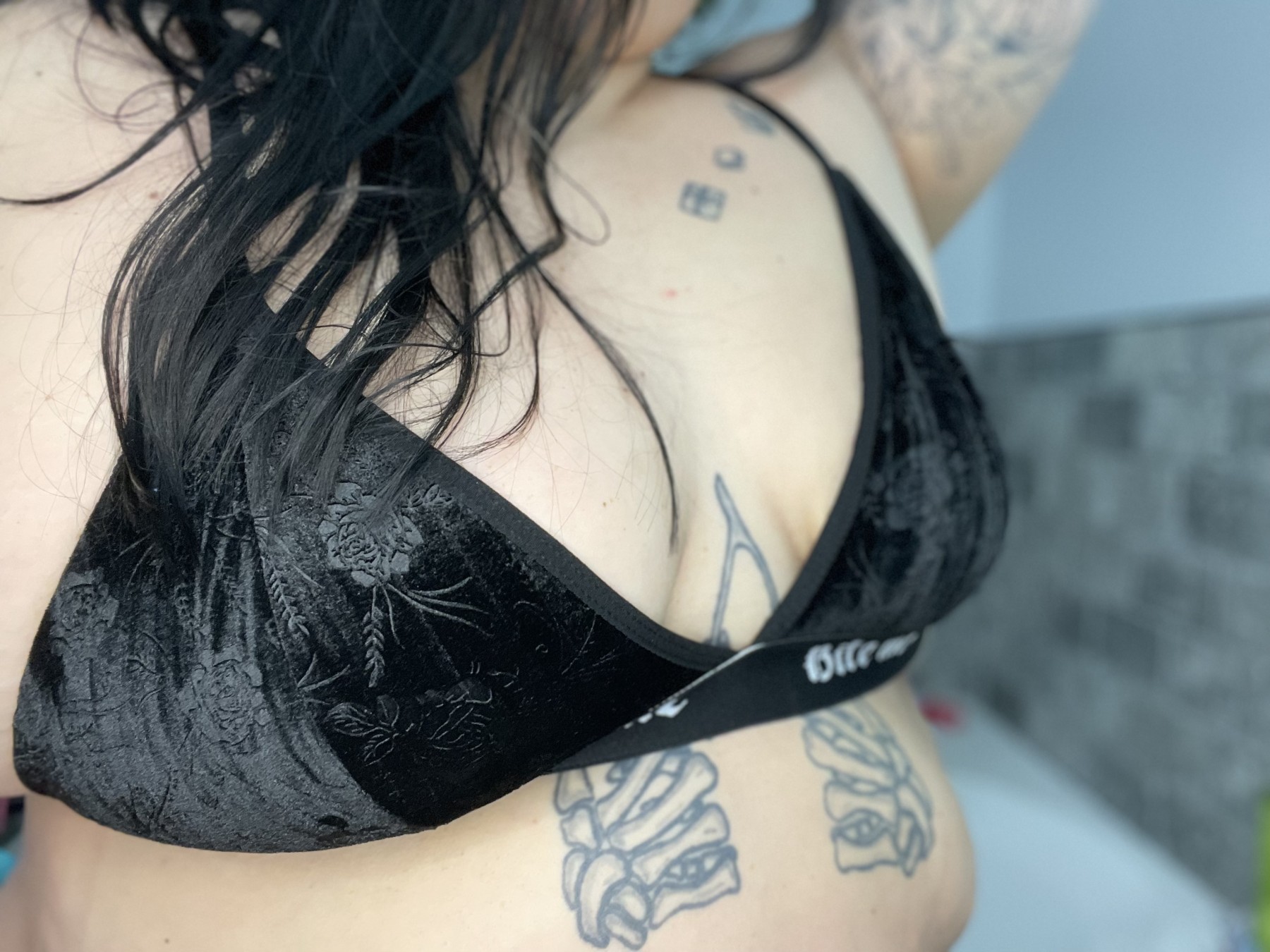 Bite Me black velvet thong set – photo 2 of 2