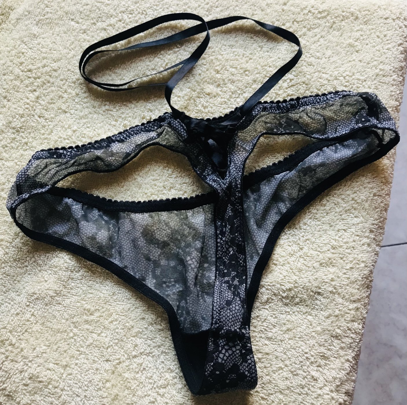 Perizoma sexyssimo – foto 2 di 3