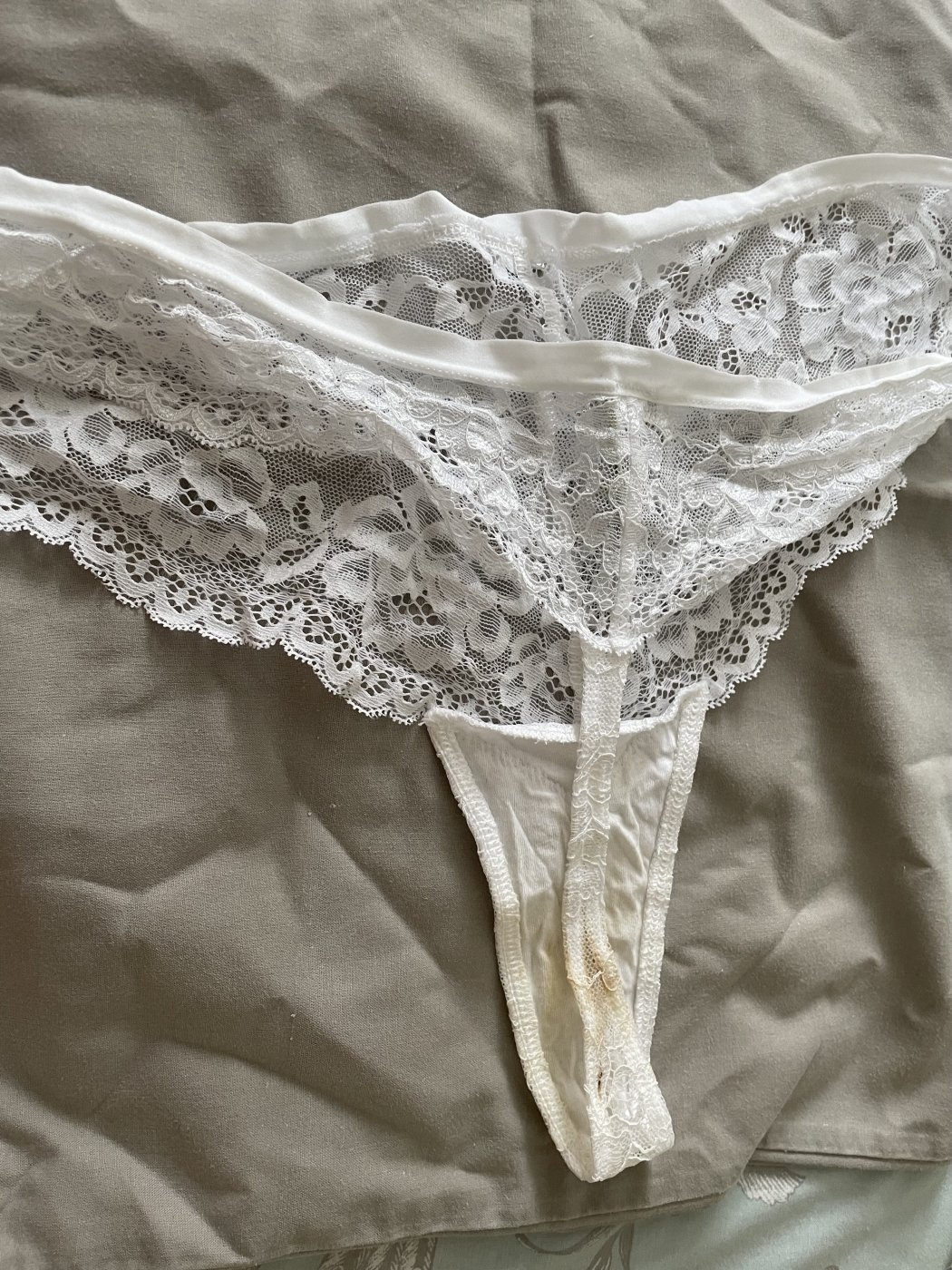 White Lacy thong – photo 2 of 3