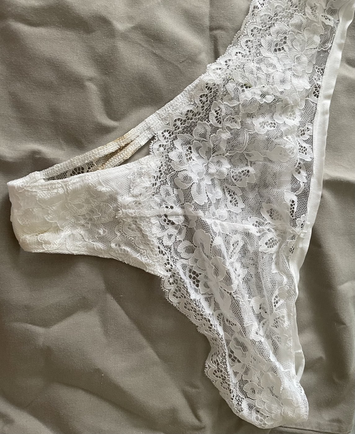White Lacy thong – photo 3 of 3