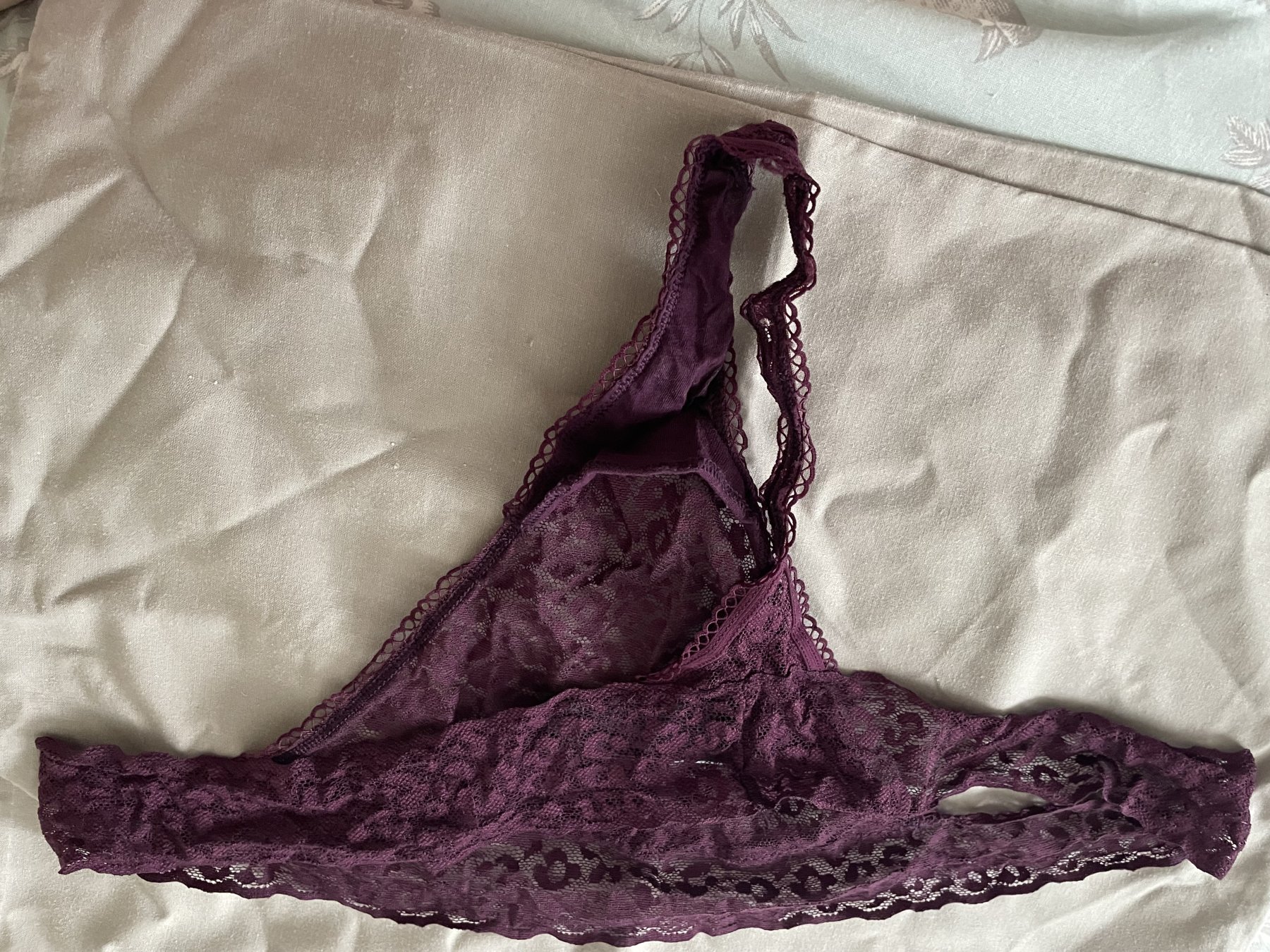 Burgundy lace thong size 18 – photo 2 of 2