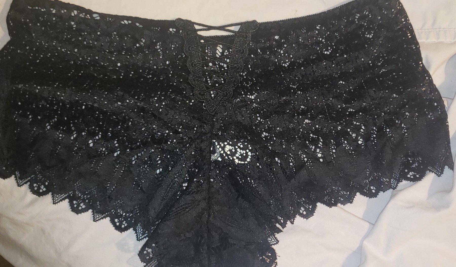 Lacy cheeky panties – photo 2 of 2