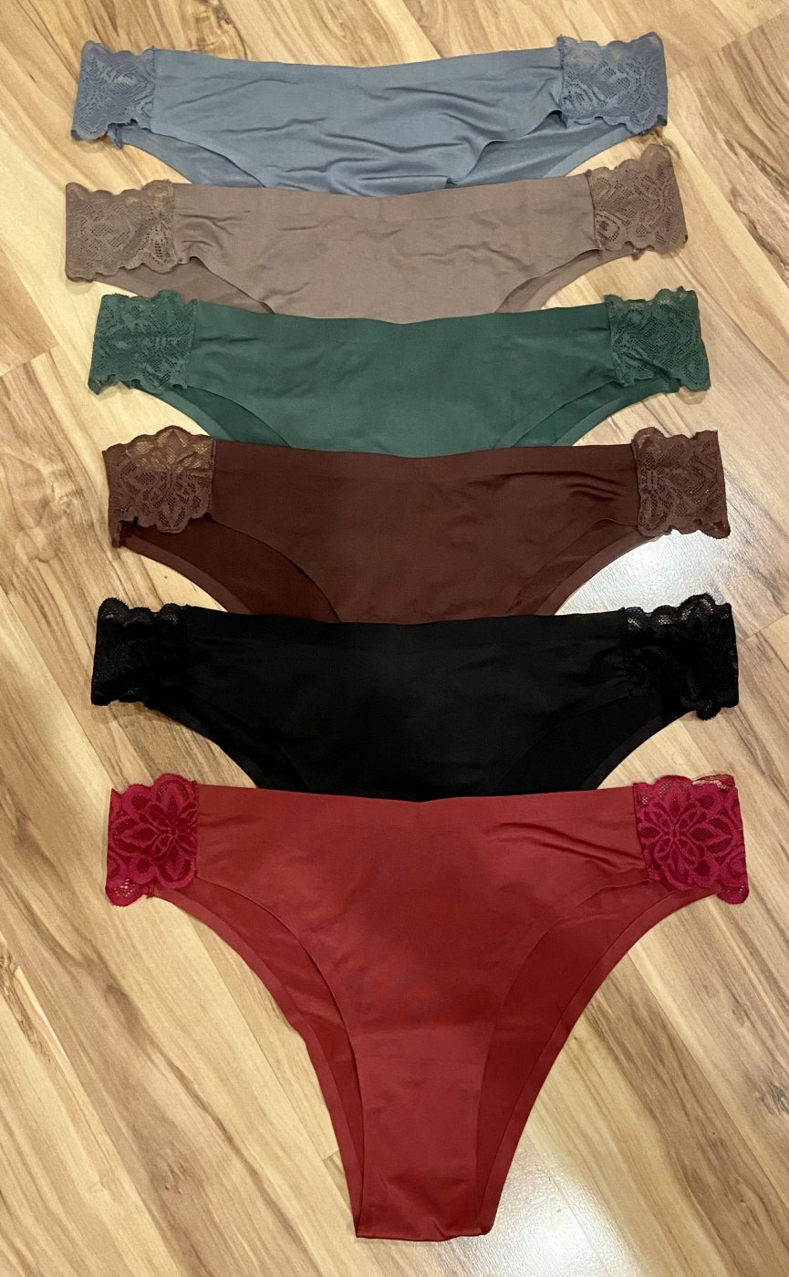 No show with lace insert