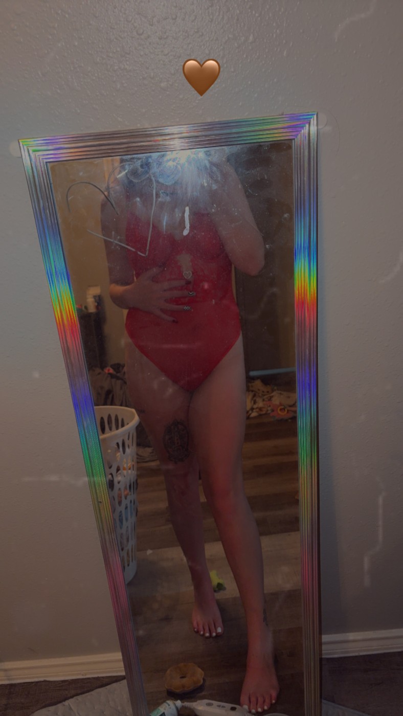 Used red lingerie – photo 2 of 2