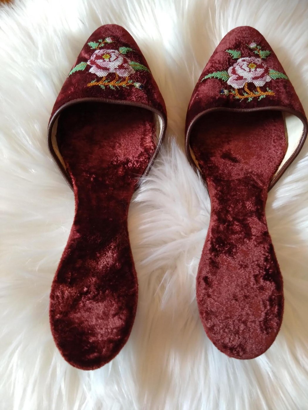 Jolies petites mules anciennes e…