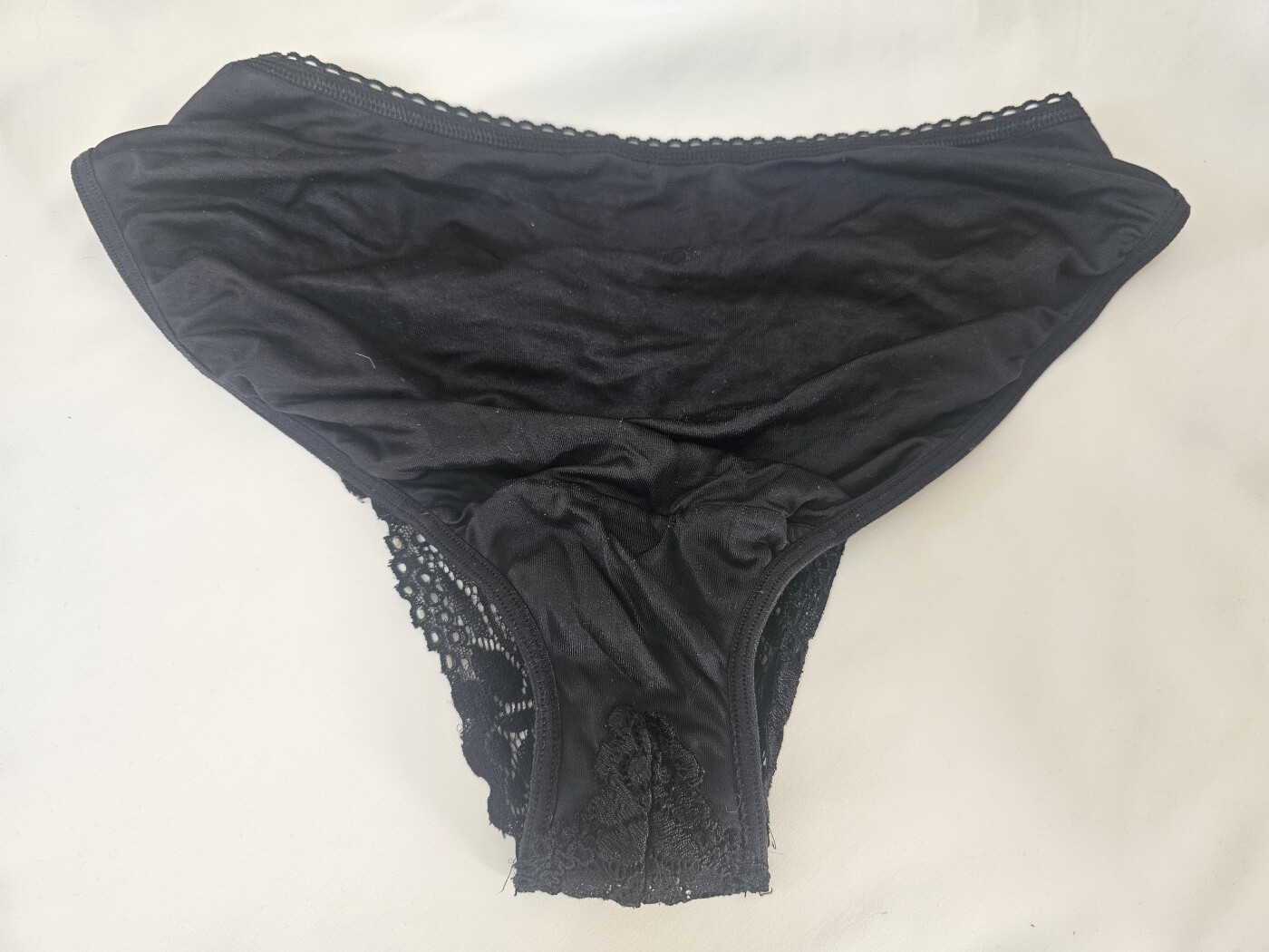 Black lace fronted briefs – photo 2 of 3
