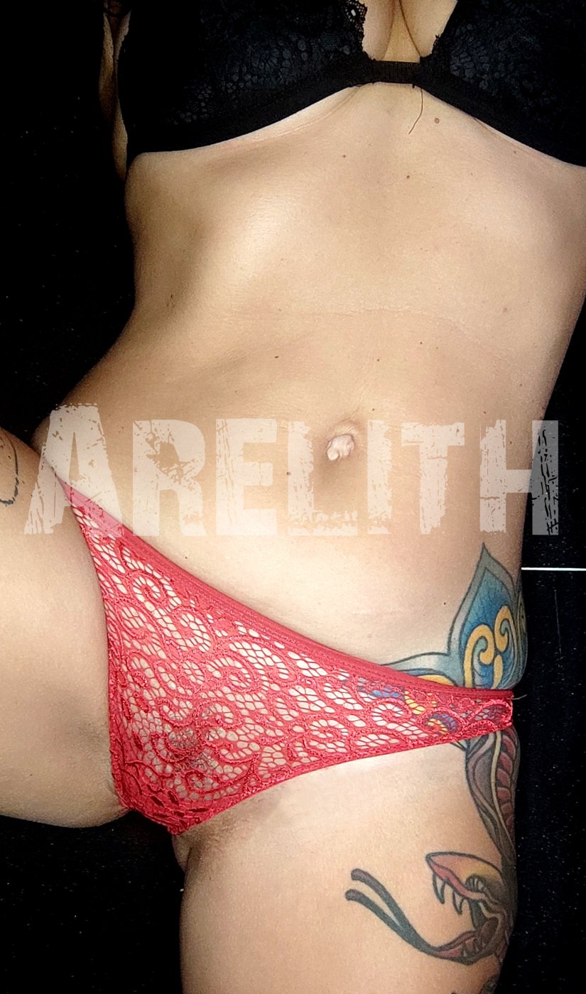 Mutandina sexy in pizzo rosso