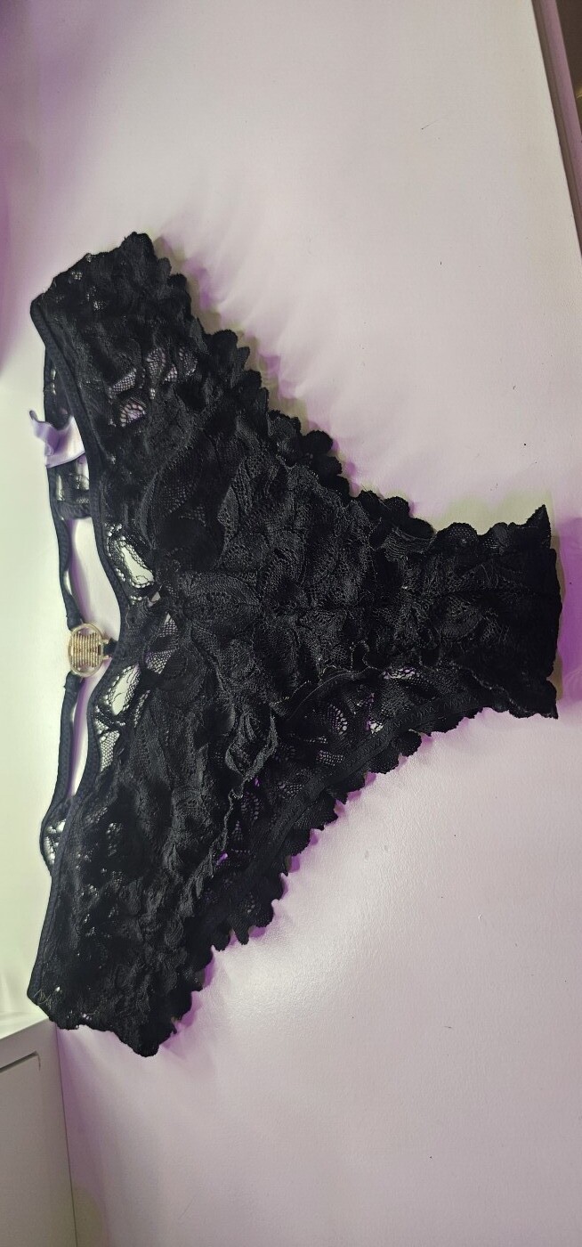 Little black Savage lace cheekie 2 day wear – photo 2 of 3