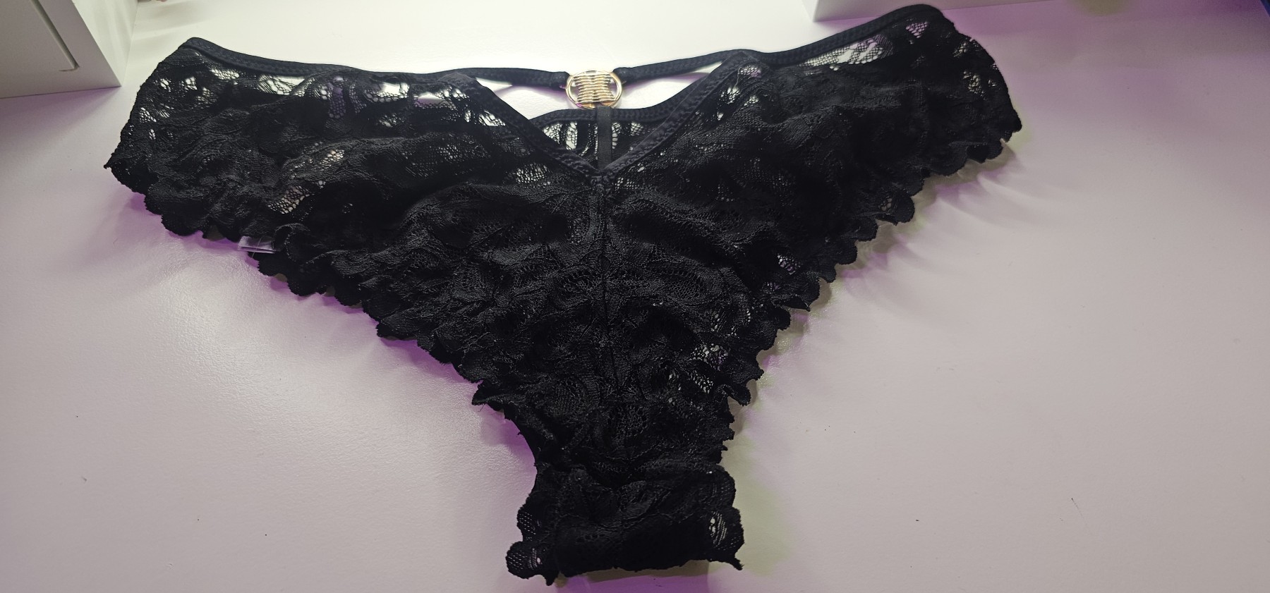 Little black Savage lace cheekie 2 day wear