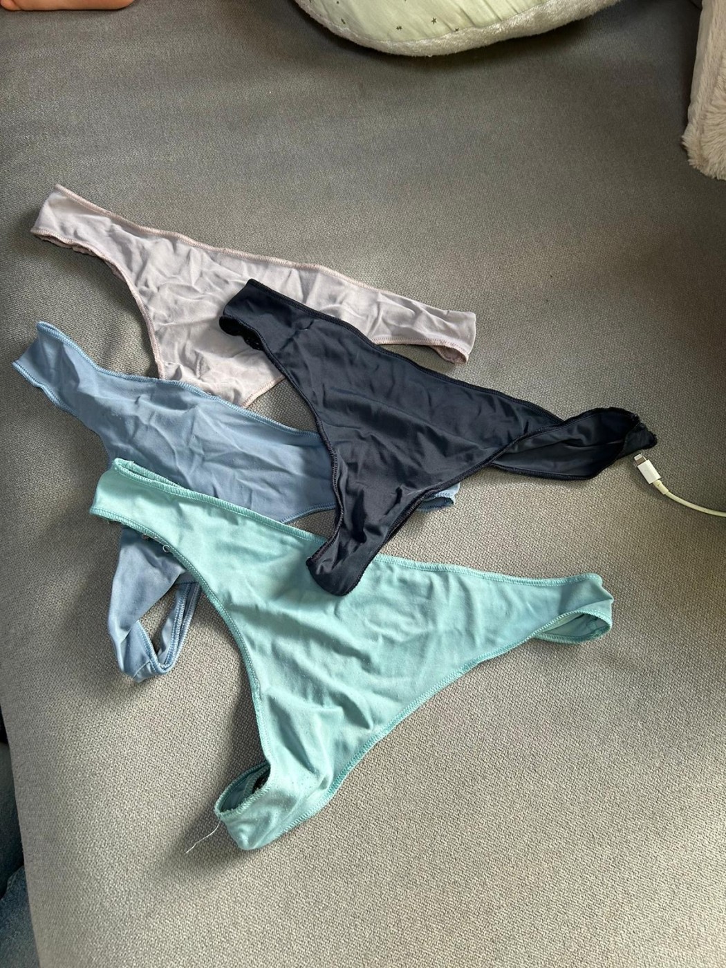 Tanga Tezenis e vari