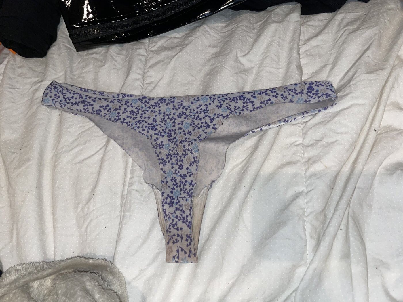 Cure thong