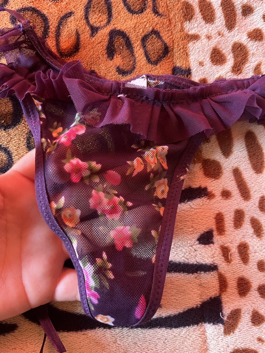 Tanga de hielo y nuditos a los lados – foto 2 de 2