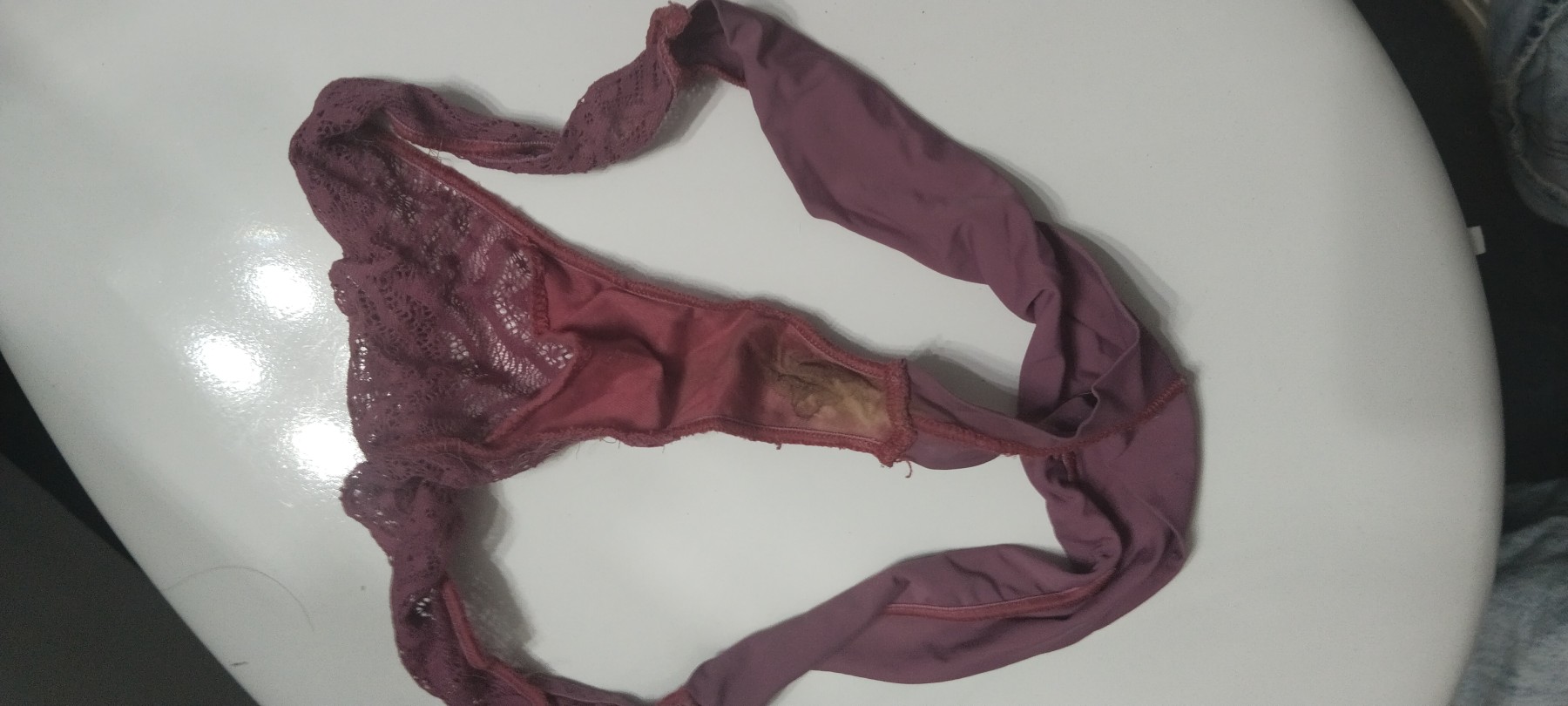 Braguitas del cesto de la ropa