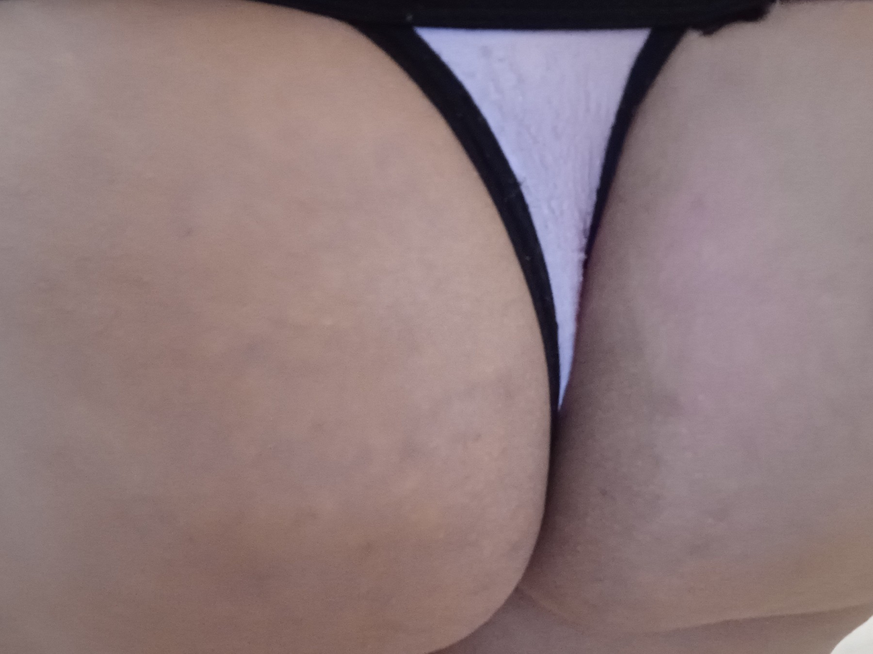 Tanga muy sexy, un poco apretadito – foto 2 de 3