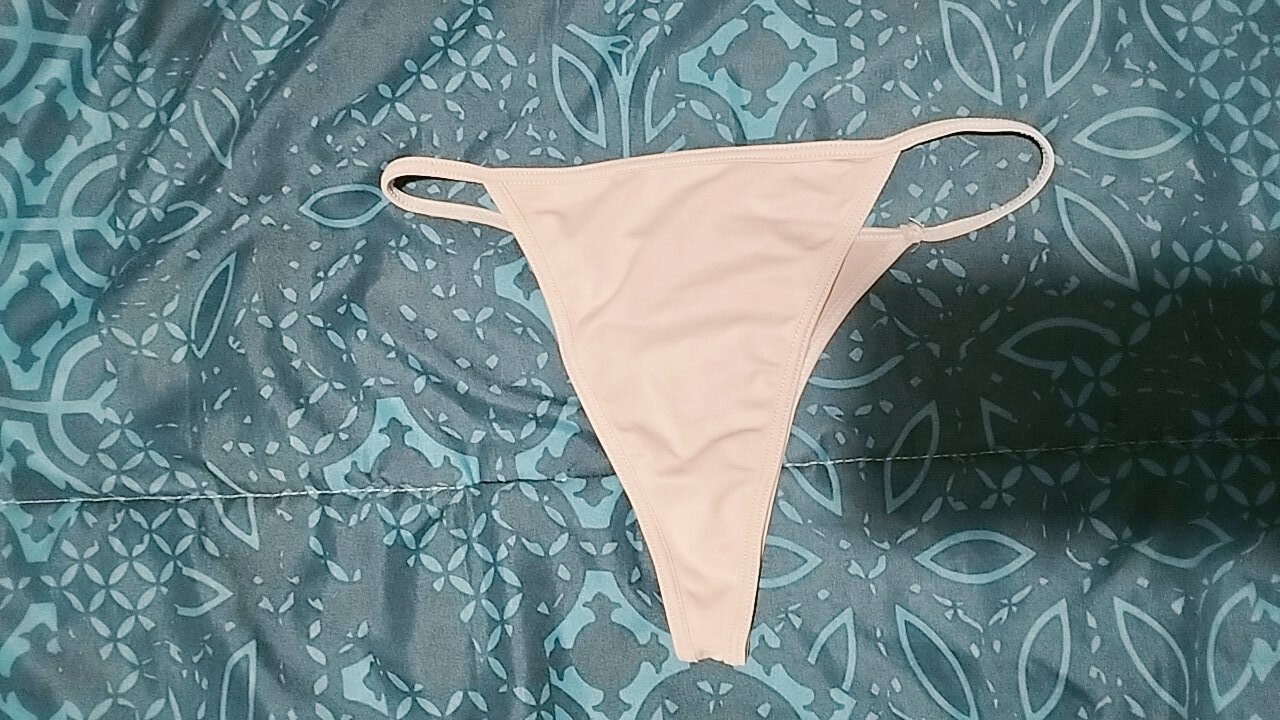 Tanga sexy de hilo – photo 2 of 2