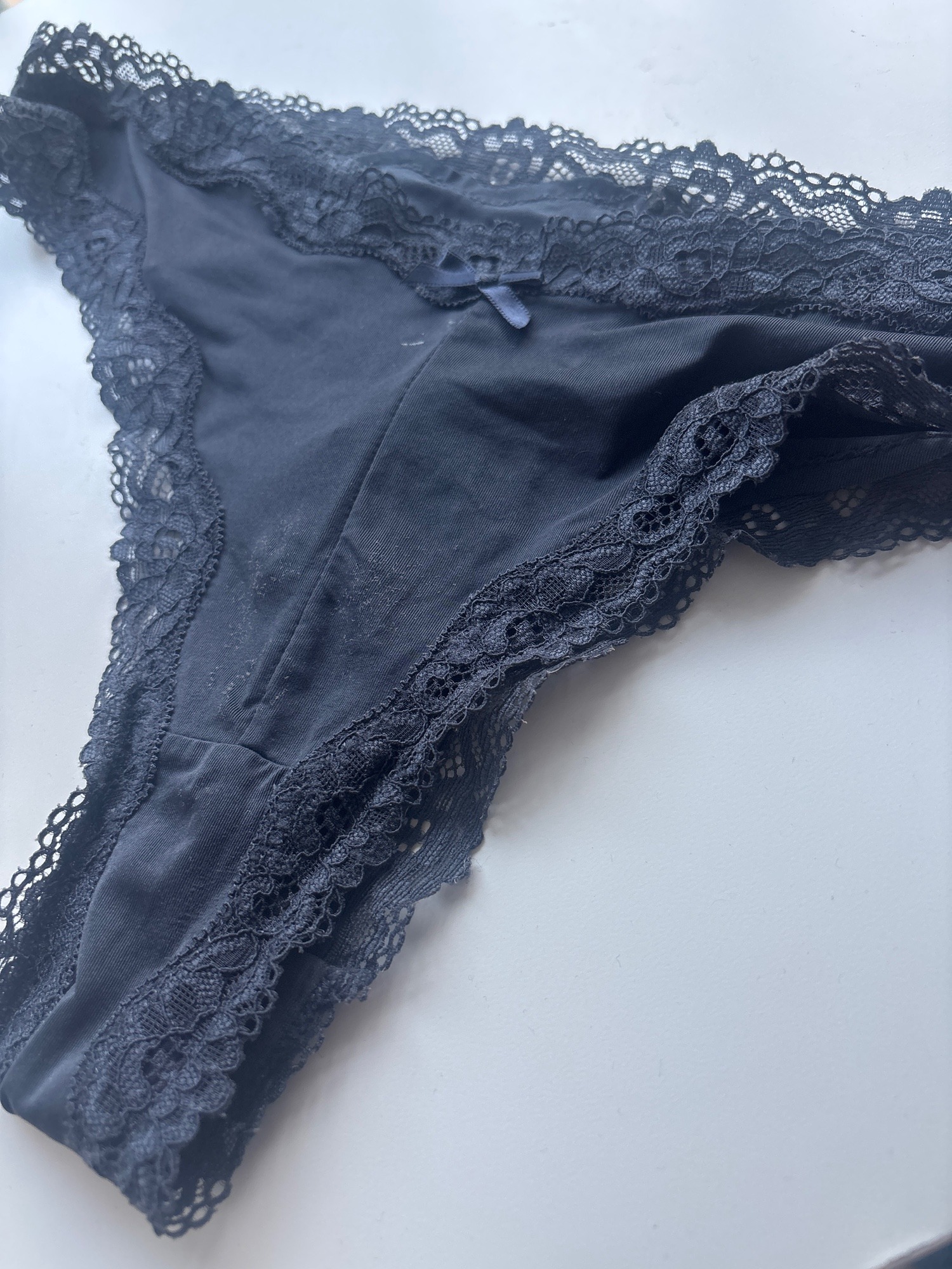 Tanguita de encaje azul