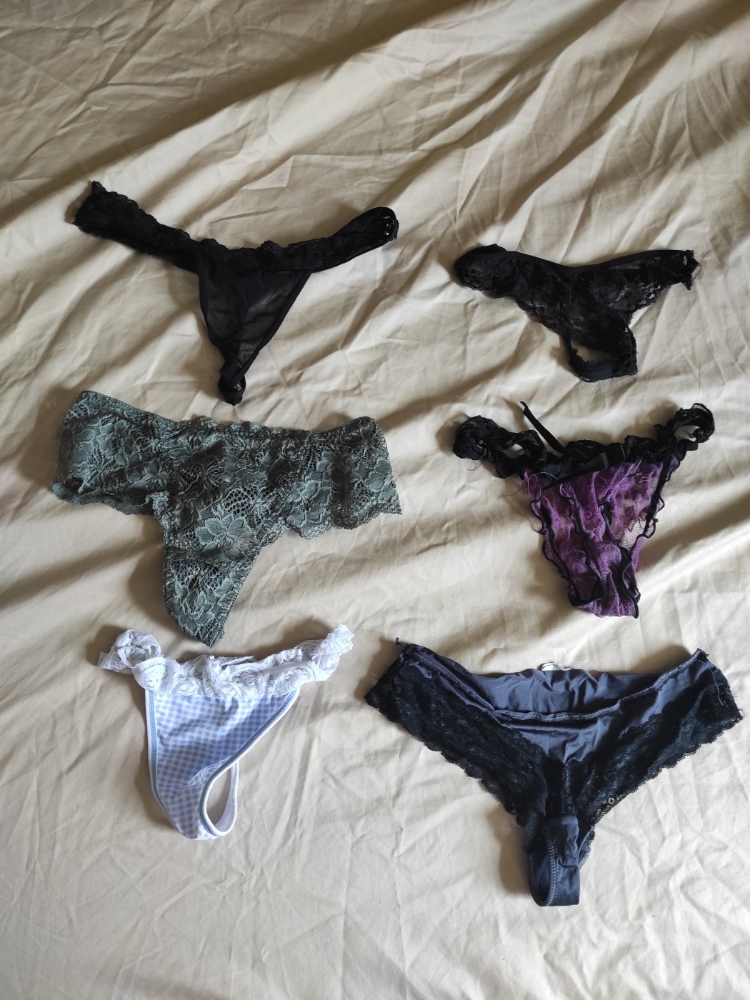Scegli l'intimo che preferisci ed io lo inebrierò