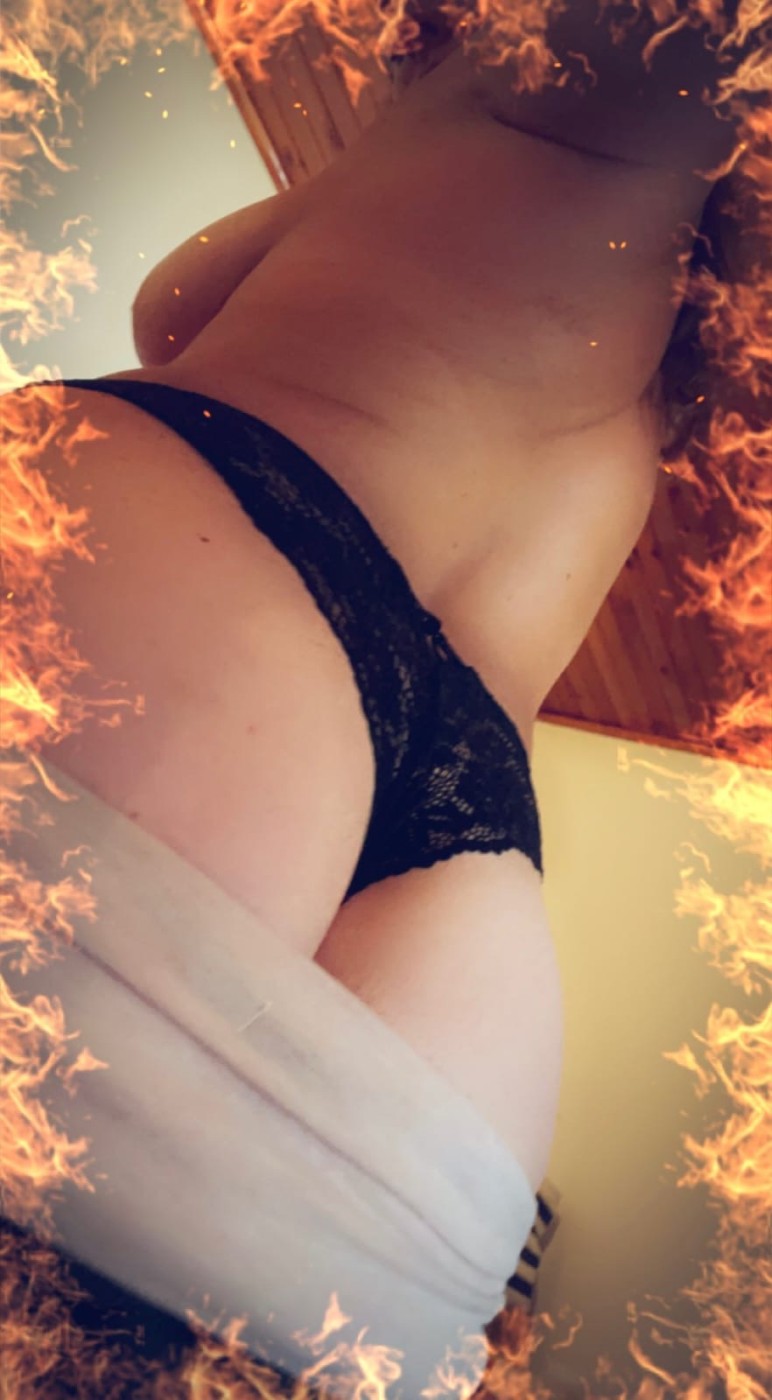 Petit string en dentelle noir
