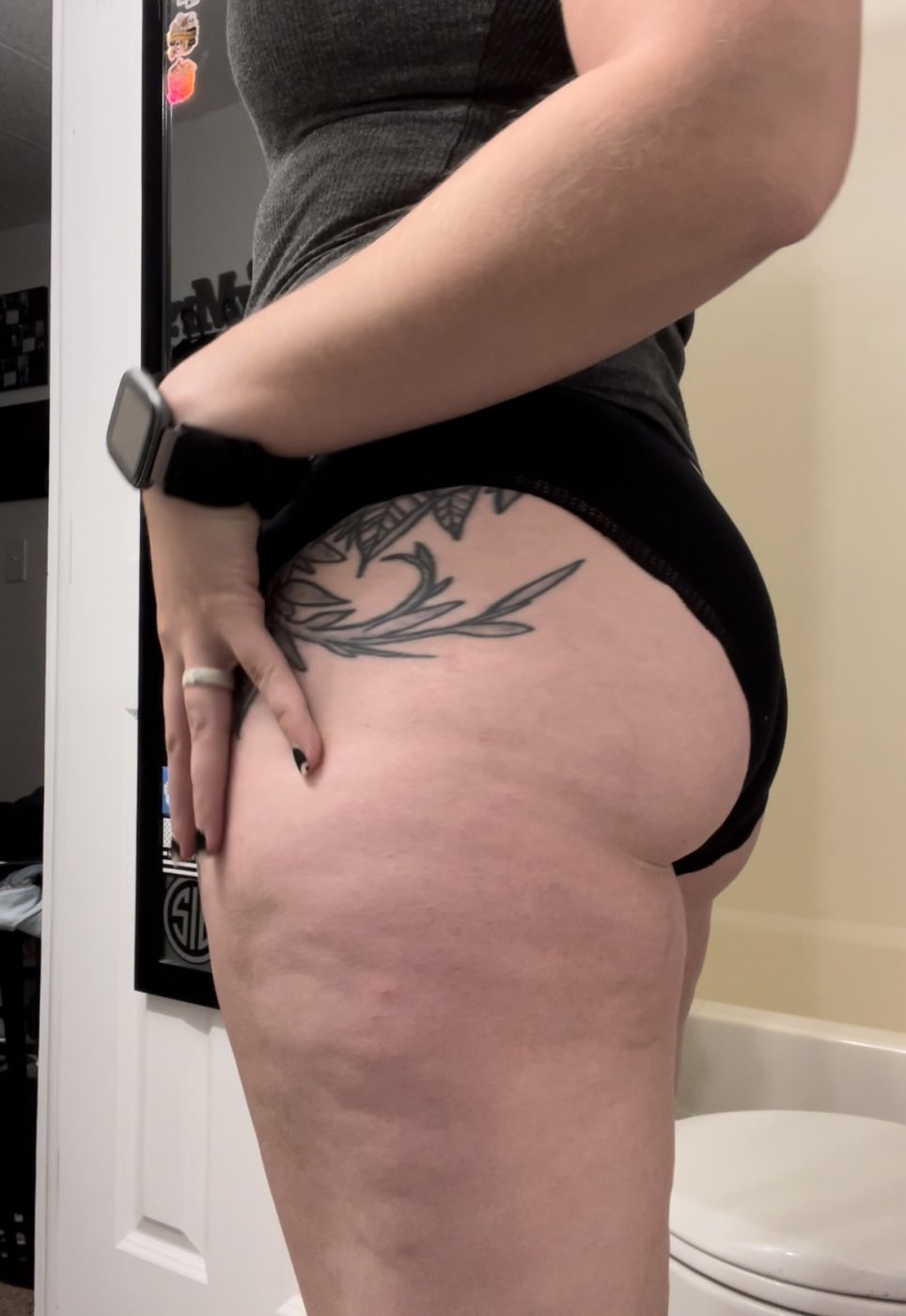 Black panties – photo 2 of 2