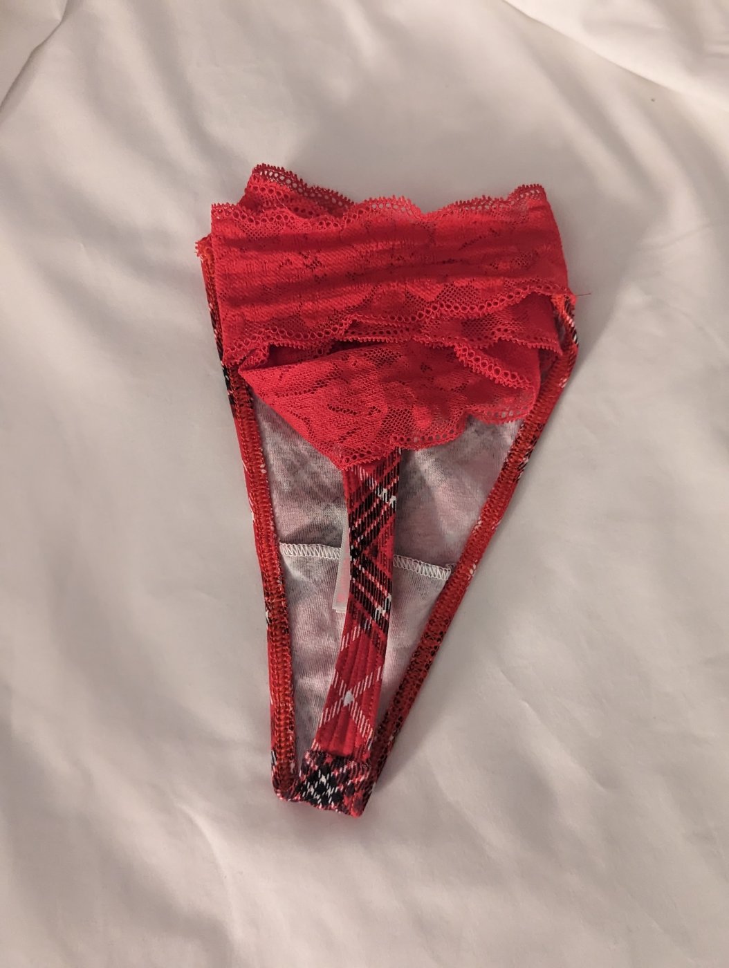 Thong Red lacey
