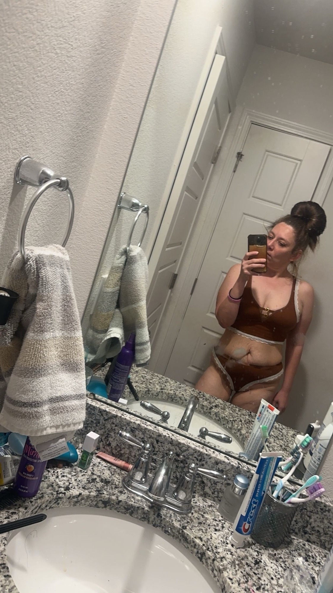 Brown and white thong set – photo 2 of 3