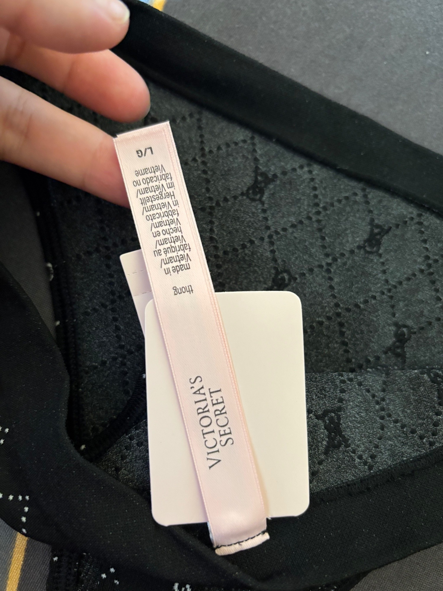 Black Victoria’s Secret thongs – photo 3 of 3