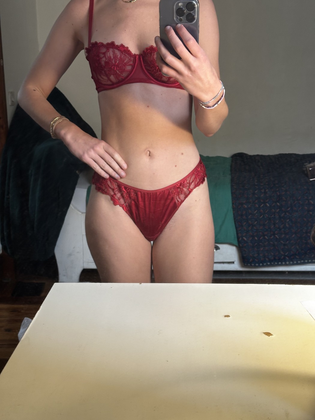 Ensemble rouge satin – photo 2 sur 2