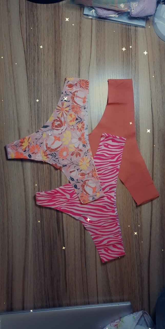 Well loved panties – photo 3 of 3