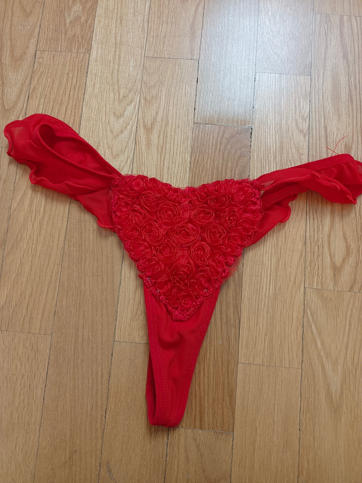 red lace thong, I can wear It as long as you want – photo 2 of 3